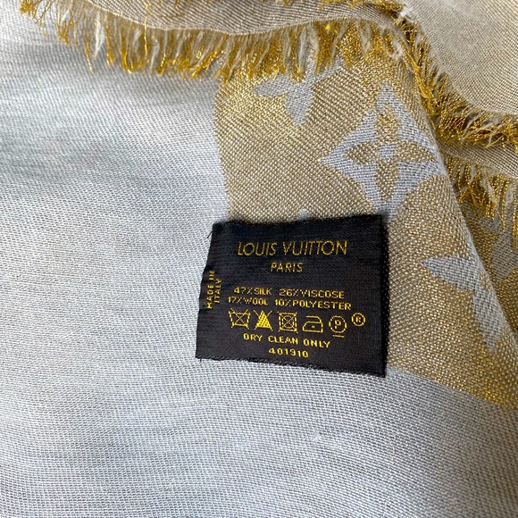 ❌❌SOLD❌❌ Louis Vuitton monogrammed shawl - Picture 7 of 8
